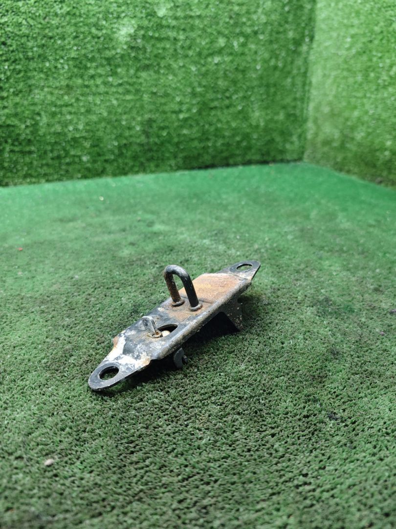 замок багажника Fiat Punto 2 поколение 2000, 1.2 л., бензин, МКПП, хетчбэк 5 дв. - фото №1