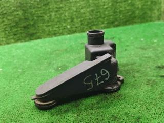 фланец (тройник) системы охлаждения Volkswagen Vento 1 поколение 1995, 1.6 л., бензин, МКПП, седан, 048103772B