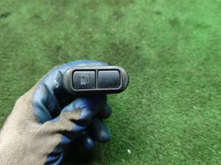 кнопка открытия лючка топливного бака Kia Carnival 1 поколение [рестайлинг] 2002, 2.9 л., CRDi, дизель, МКПП, минивэн