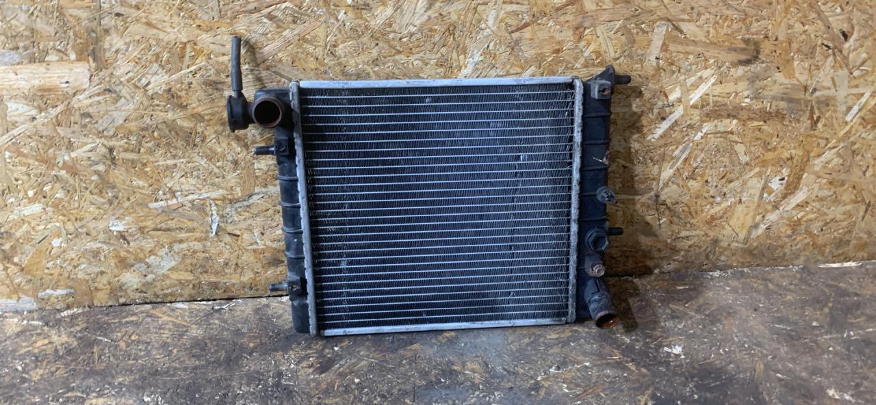 радиатор (основной) Hyundai Accent 2 поколение (LC) 2000, 1.3 л., бензин, МКПП, хетчбэк 3 дв. - фото №1