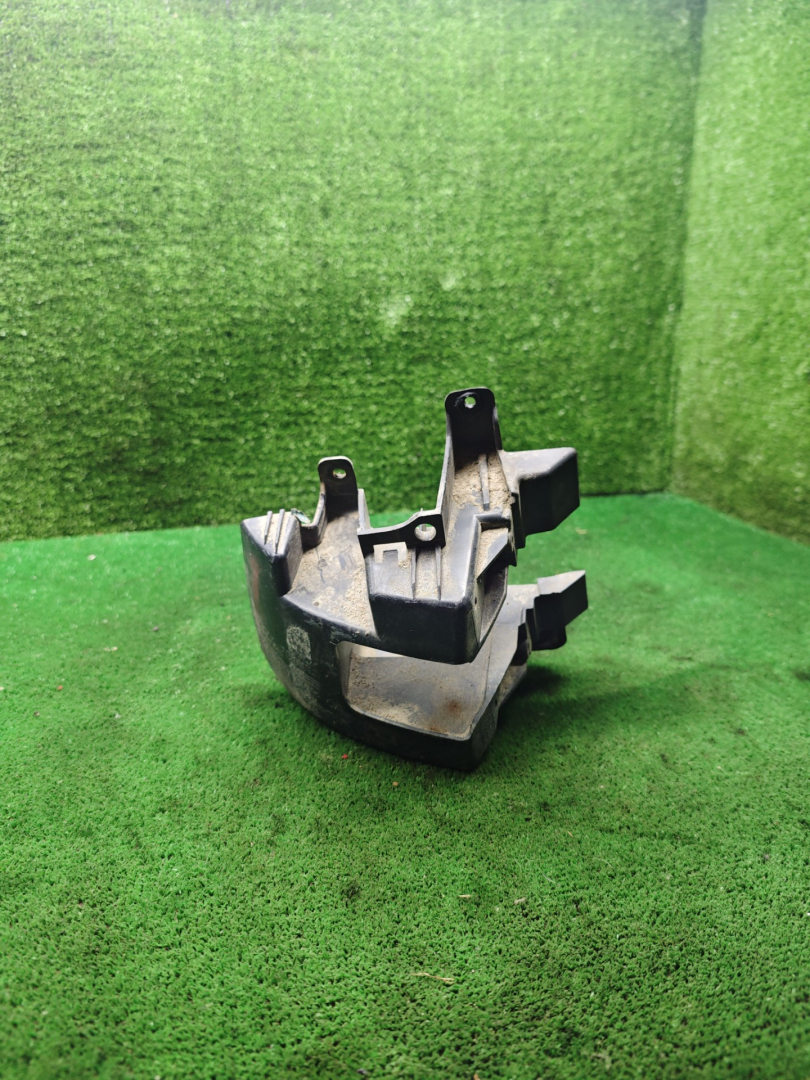 Крепление бампера заднего Renault Logan 1 поколение 2008, 1.6 л., бензин, МКПП, универсал, 8200481101 - фото №1