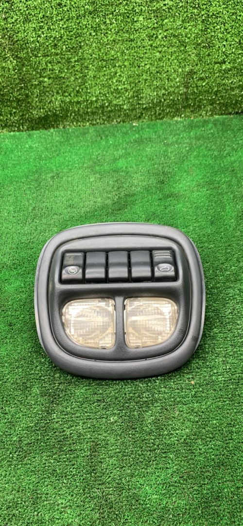 фонарь салона (плафон) Opel Sintra 1 поколение 1997, 2.2 л., бензин, МКПП, минивэн - фото №1