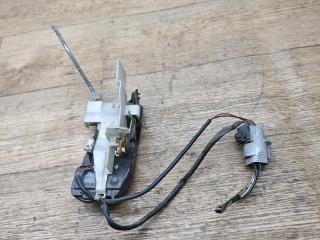 замок двери передней правой Toyota Carina E 1 поколение T190 1997, 1.6 л., 4A-FE, бензин, МКПП, седан
