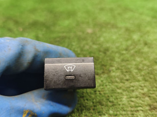 кнопка обогрева лобового стекла Volkswagen Polo Sedan 1 поколение 2015, 1.6 л., МКПП, седан, 6R0959622A