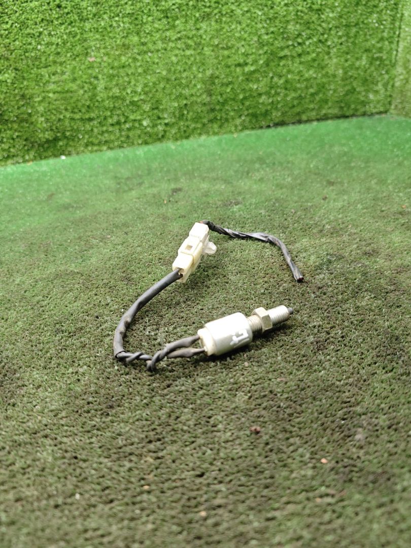 Датчик педали тормоза (лягушка) Great Wall Hover 1 поколение 2008, 2.4 л., бензин, МКПП, внедорожник 5 дв. - фото №1