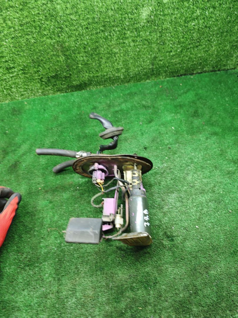 насос топливный Toyota Carina E 1 поколение T190 1997, 2.0 л., 3S-FE, бензин, МКПП, универсал - фото №1