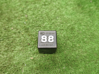 реле (прочие) Volkswagen Golf 3 поколение 1995, 1.8 л., бензин, 443951307, 88