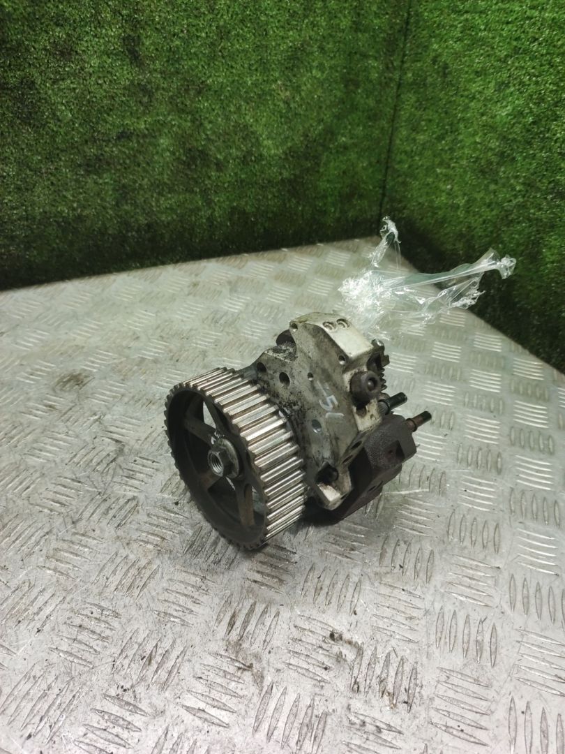 ТНВД Renault Laguna 2 поколение 2002, 1.9 л., DCi, дизель, 6МКПП, хетчбэк 5 дв., 8200108225, 0445010075 - фото №1