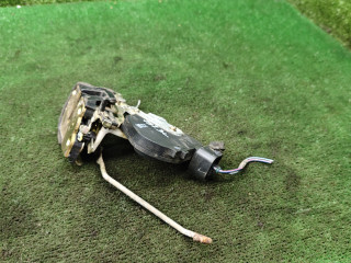 замок двери задней левой Toyota Picnic 1 поколение XM10 2001, 2.2 л., 3C-TE, дизель, МКПП, минивэн