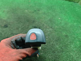 кнопка аварийной сигнализации Renault Scenic 1 поколение 1998, 1.6 л., бензин, МКПП, минивэн