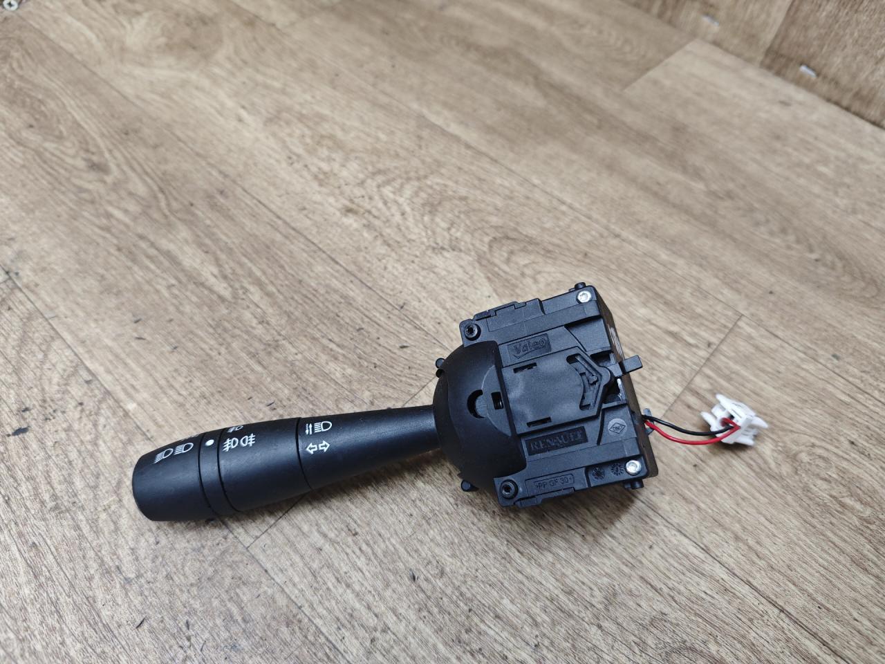 переключатель поворотов Lada Vesta 1 поколение 2020, 1.6 л., бензин, МКПП, хетчбэк 5 дв. - фото №1