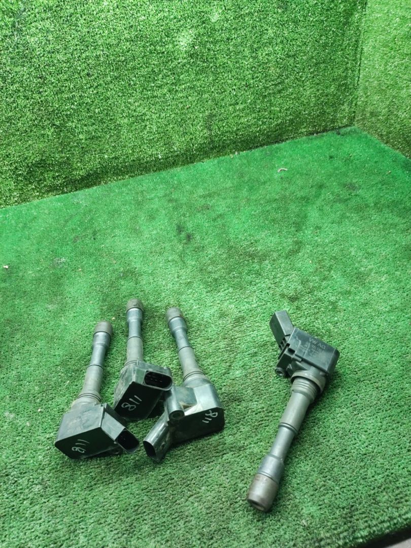 катушка зажигания Skoda Octavia 3 поколение (A7) 2013, 1.8 л., бензин, МКПП, лифтбэк, 06L905110C - фото №1