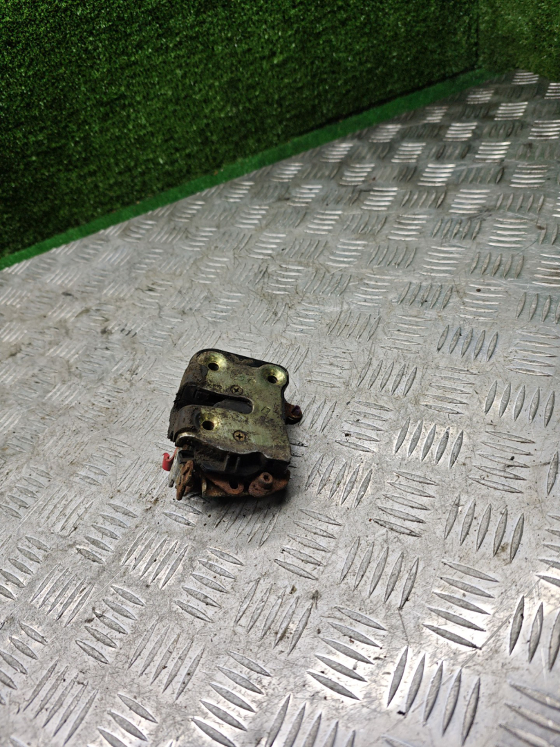 замок двери передней правой Chrysler Neon 2 поколение 1999, 2.0 л., бензин, АКПП, седан - фото №1