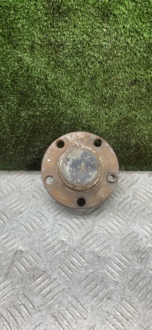 ступица задняя левая Volkswagen Polo Sedan 1 поколение 2015, 1.6 л., МКПП, седан - фото №1