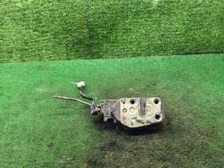 замок двери передней правой Mazda 626 GE [рестайлинг] 1997, 1.8 л., бензин, МКПП, хетчбэк 5 дв.