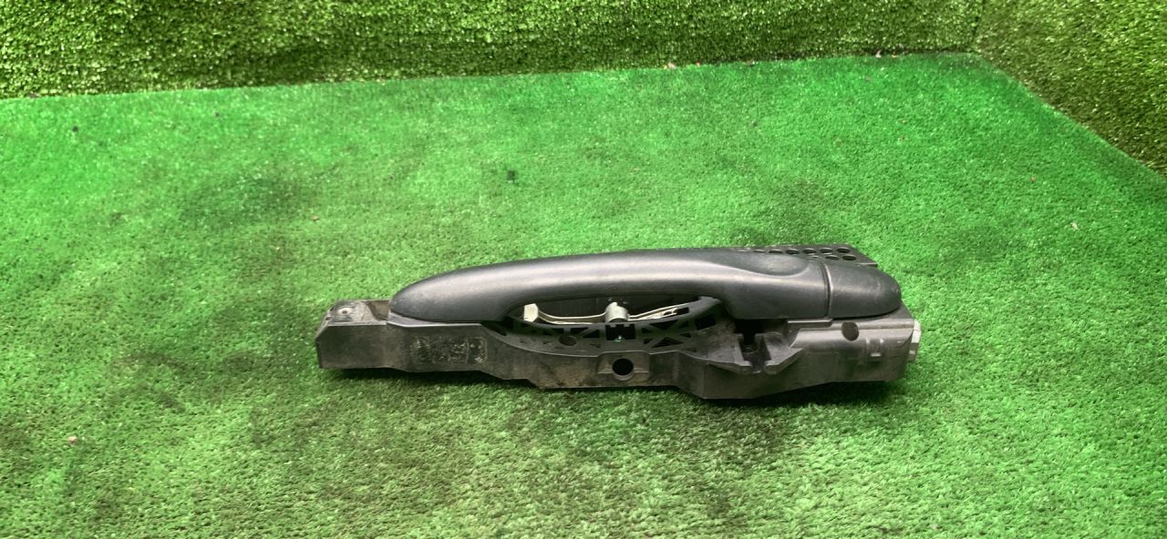 ручка наружная задняя правая Lada XRAY 1 поколение 2019, 1.6 л., бензин, МКПП, внедорожник 5 дв. - фото №1