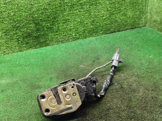 замок двери передней левой Mazda 626 GE [рестайлинг] 1997, 1.8 л., бензин, МКПП, хетчбэк 5 дв.