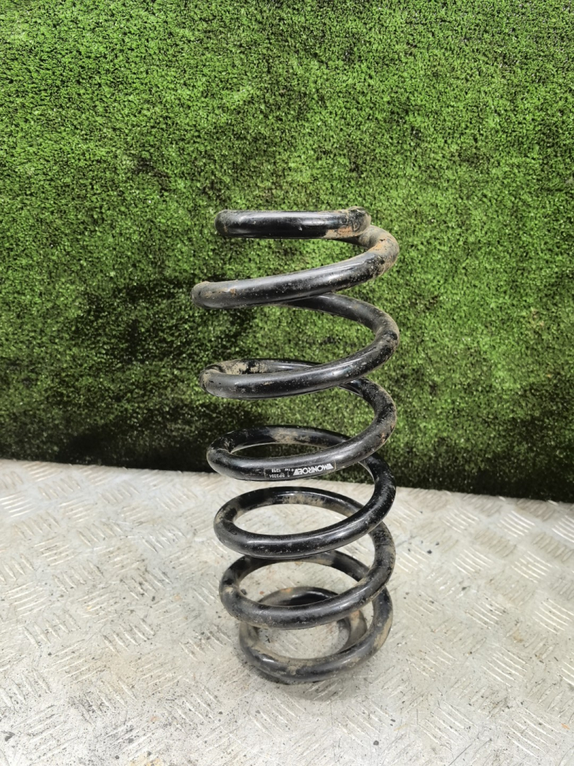 пружина передняя Skoda Superb 1 поколение 2006, 2.8 л., бензин, АКПП, седан - фото №1