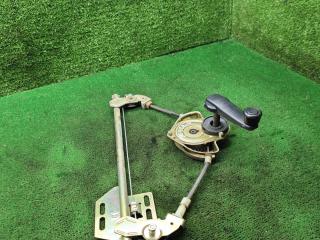 стеклоподъемник задний правый Chevrolet Niva 1 поколение 2008, 1.7 л., бензин, МКПП, внедорожник 5 дв.