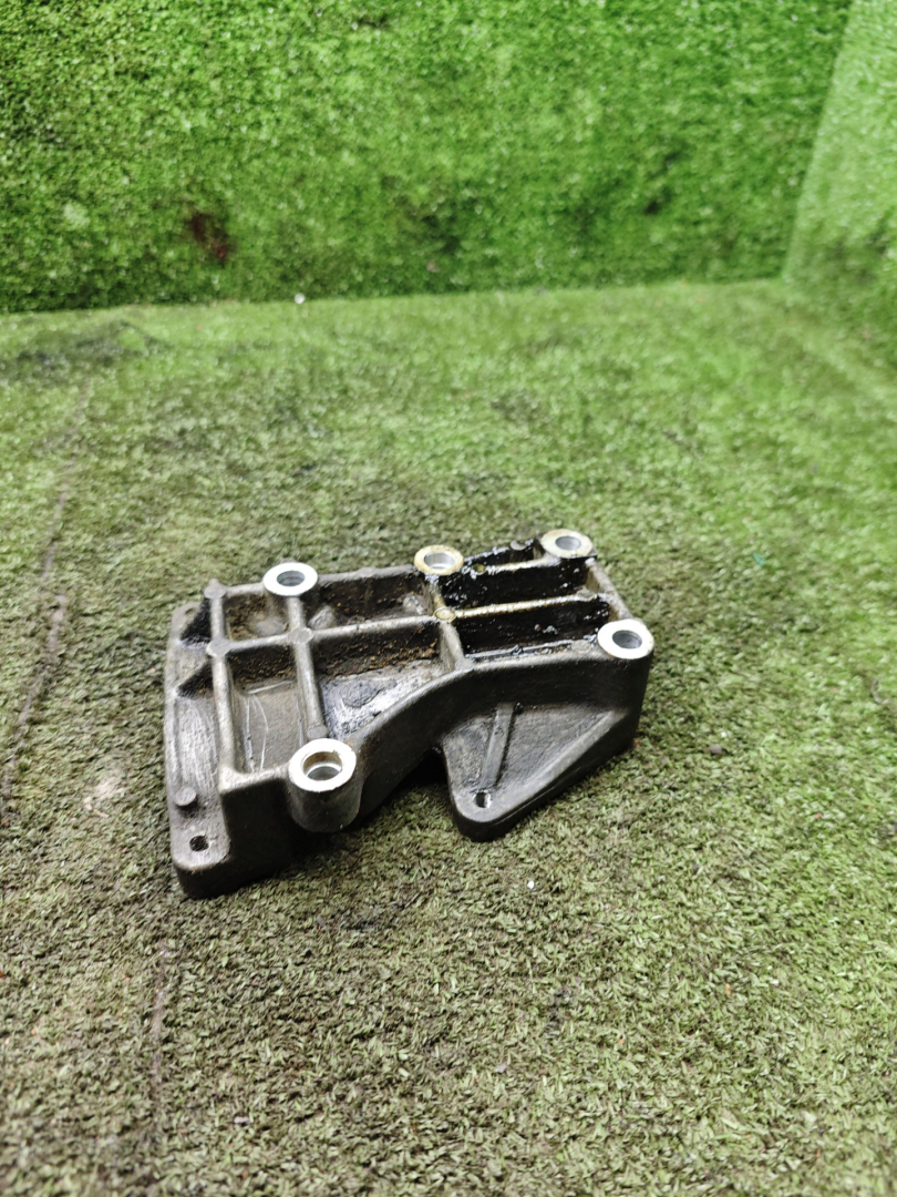 кронштейн двигателя Fiat Marea 1 поколение 2000, 1.8 л., бензин, МКПП, универсал - фото №1