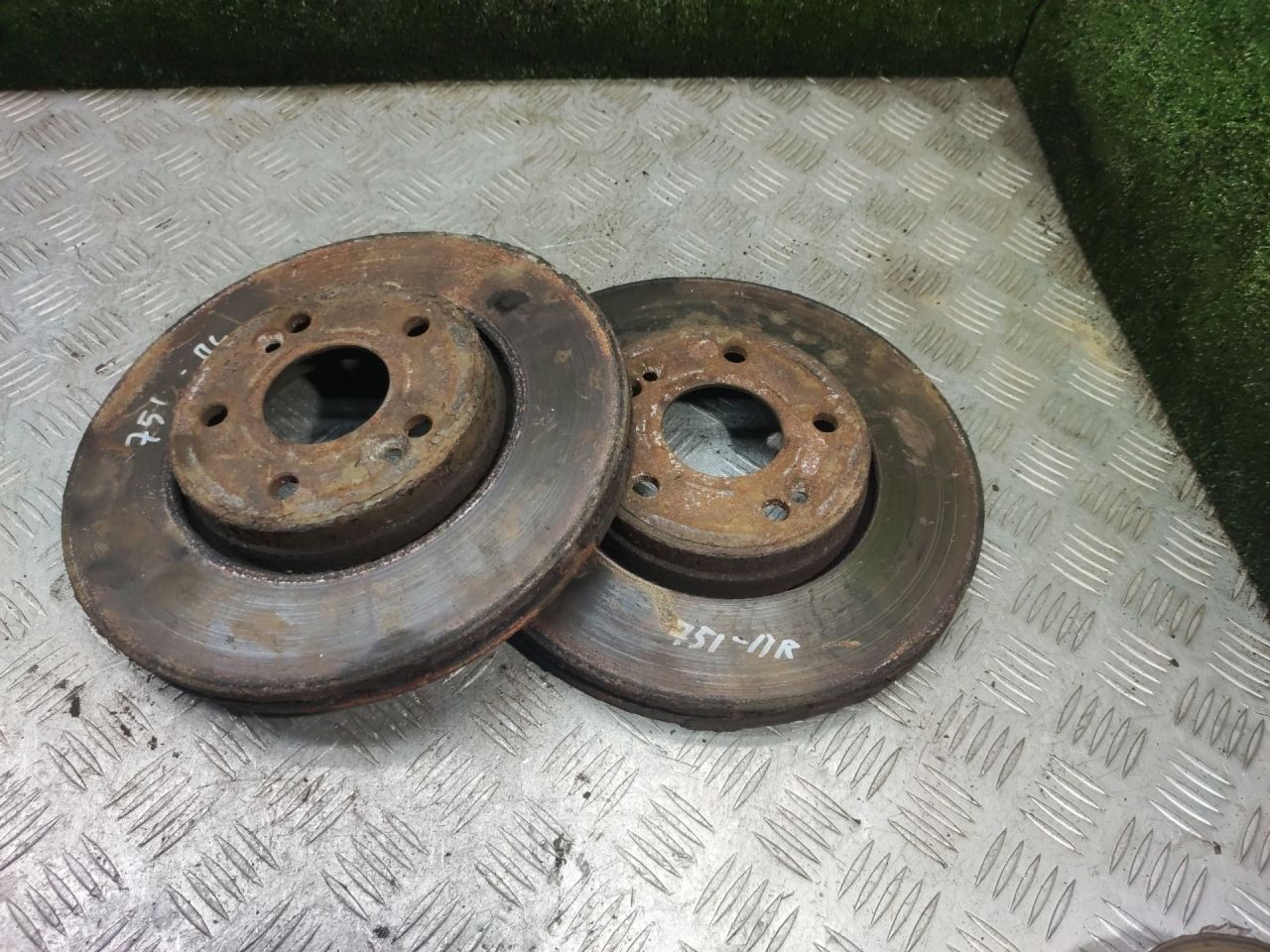 диск тормозной передний Renault Laguna 2 поколение 2002, 1.9 л., DCi, дизель, 6МКПП, хетчбэк 5 дв. - фото №1