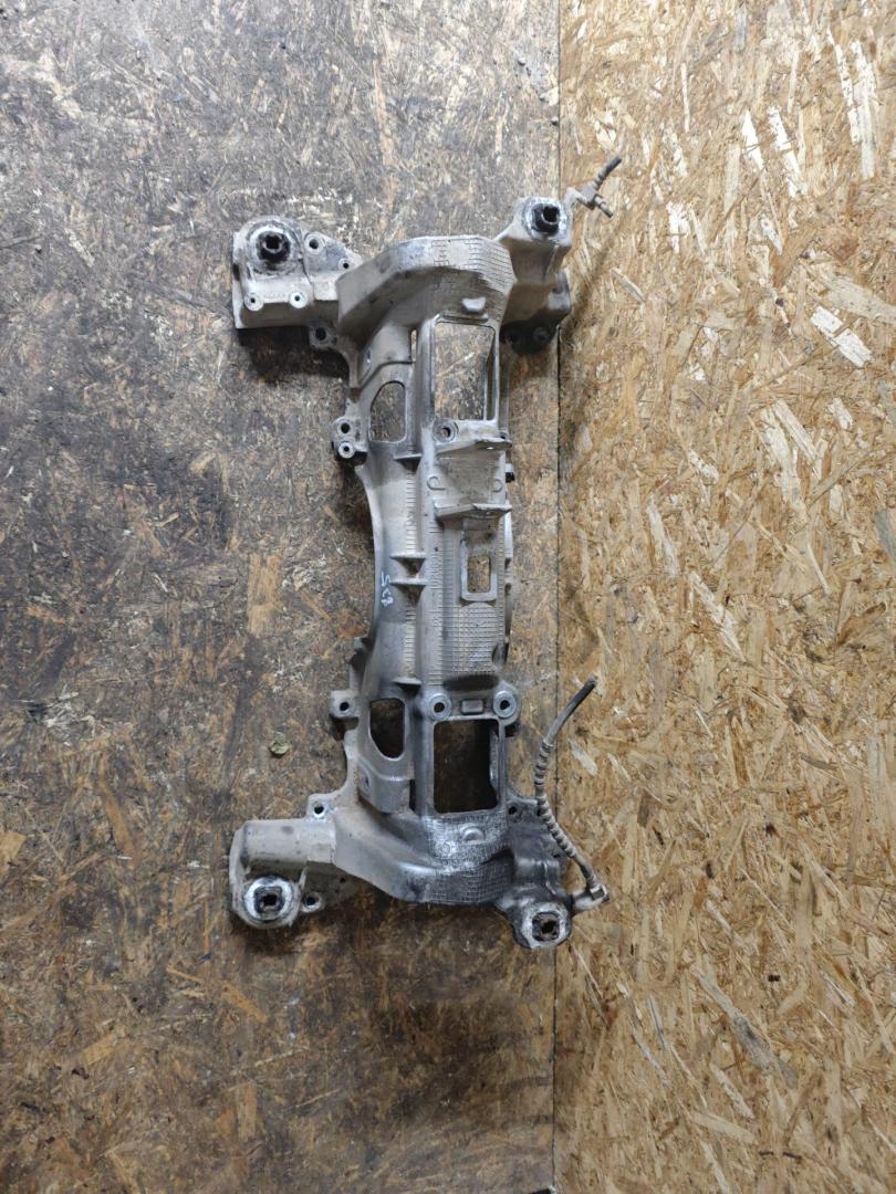 балка подвески передняя (подрамник) Chrysler Voyager 3 поколение 1999, 2.5 л., дизель, МКПП, минивэн - фото №1