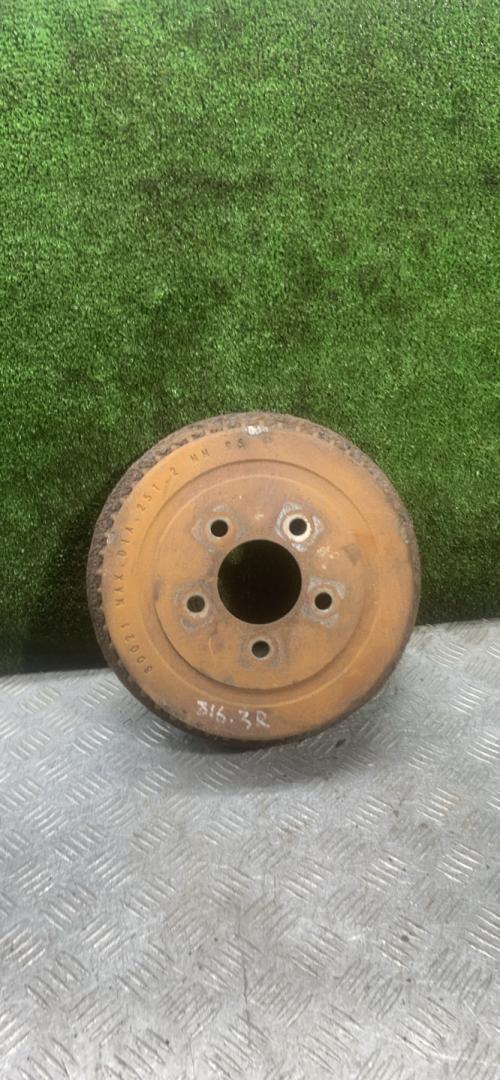 барабан тормозной Dodge Caravan 4 поколение 2001, 2.4 л., бензин, АКПП, минивэн - фото №1