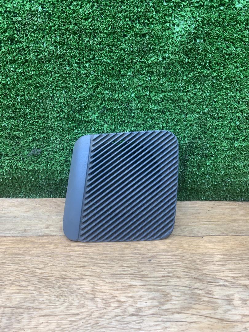 Накладка (сетка) динамика Volkswagen Transporter T4 1998, 1.9 л., дизель, МКПП, микроавтобус - фото №1