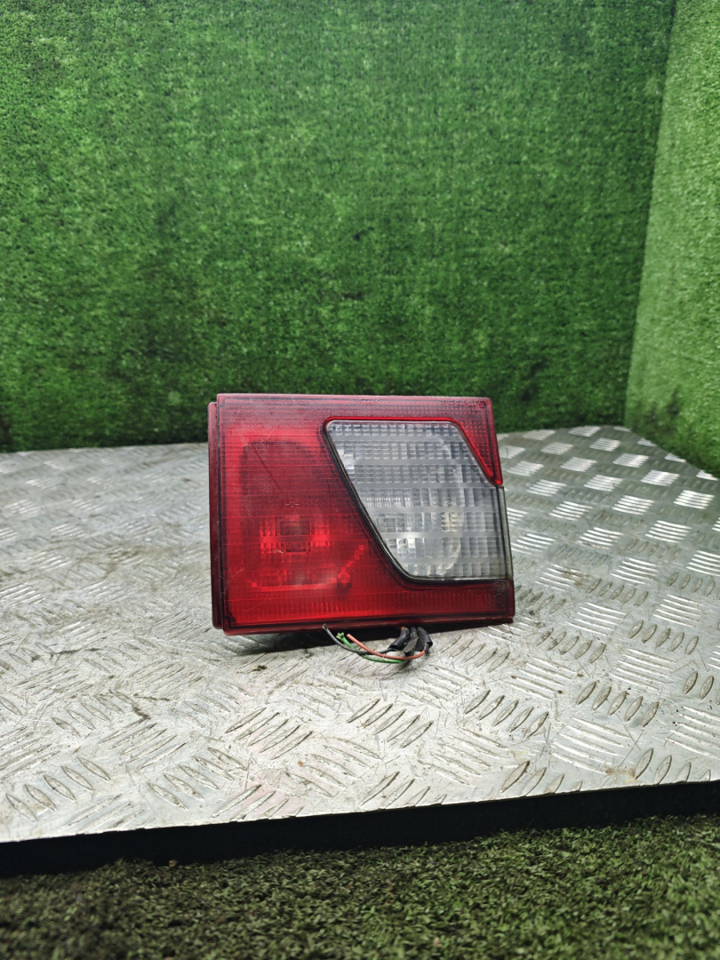 фонарь крышки багажника левый Lada 2110 1 поколение 2007, 1.6 л., бензин, МКПП, седан - фото №1