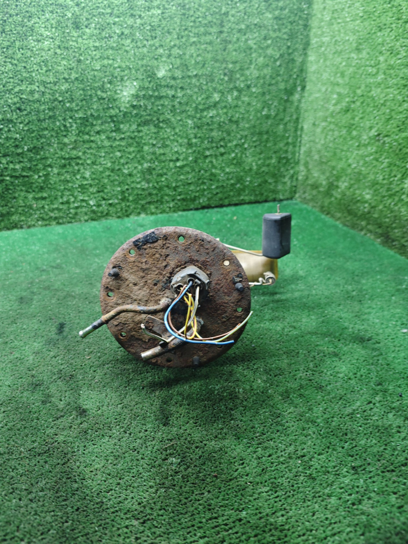 насос топливный Toyota Corolla 7 поколение (E100) 1995, 1.3 л., 4E-FE, бензин, МКПП, хетчбэк 3 дв. - фото №1