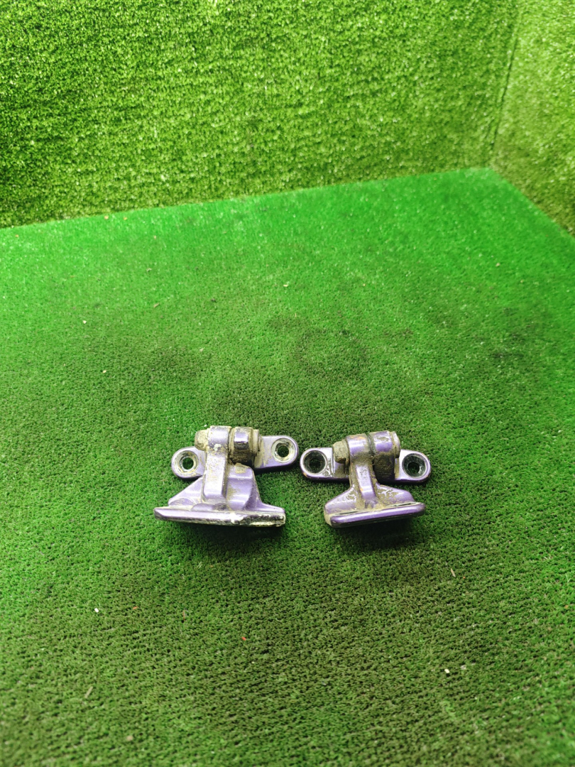 петля двери Mercedes-Benz A-Класс W168 2000, 1.6 л., бензин, МКПП, хетчбэк 5 дв. - фото №1