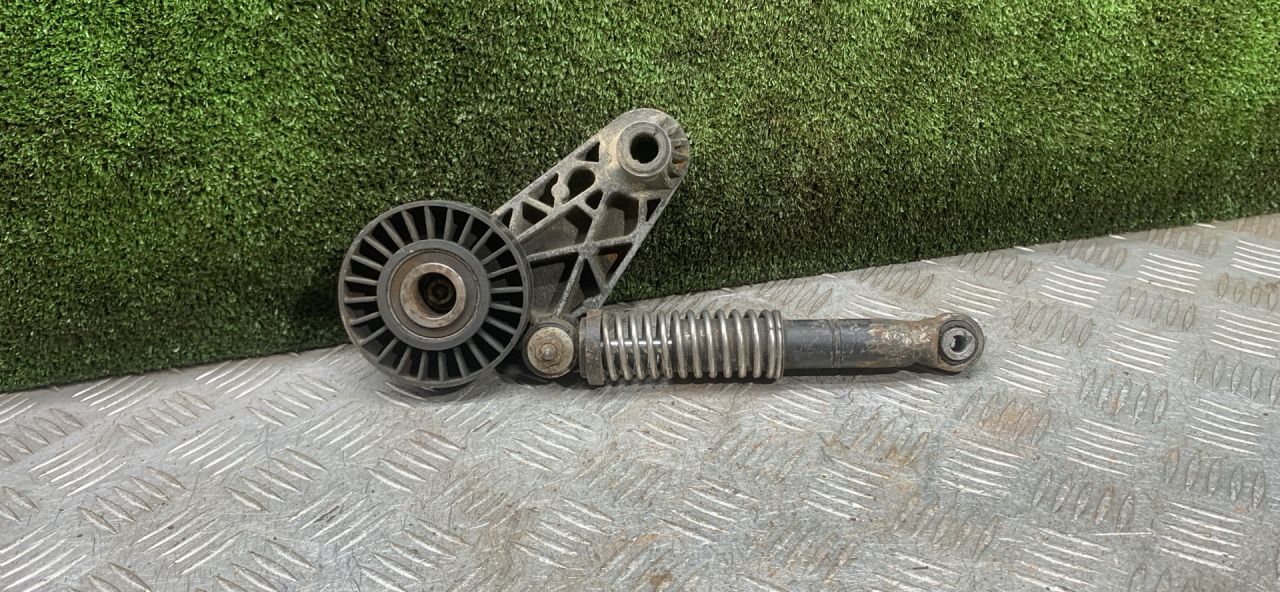 натяжитель Volkswagen Golf 3 поколение 1995, 1.8 л., бензин - фото №1