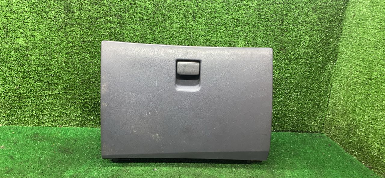 бардачок Toyota Picnic 1 поколение XM10 2000, 2.0 л., бензин, МКПП, минивэн - фото №1