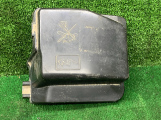 крышка блока предохранителей Renault Duster 1 поколение [рестайлинг] 2017, 2.0 л., бензин, МКПП, внедорожник 5 дв., полный привод