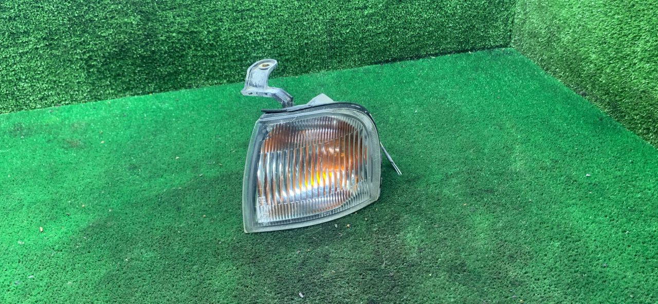 поворотник левый Suzuki Baleno 1 поколение 1997, 1.6 л., бензин, МКПП, универсал - фото №1