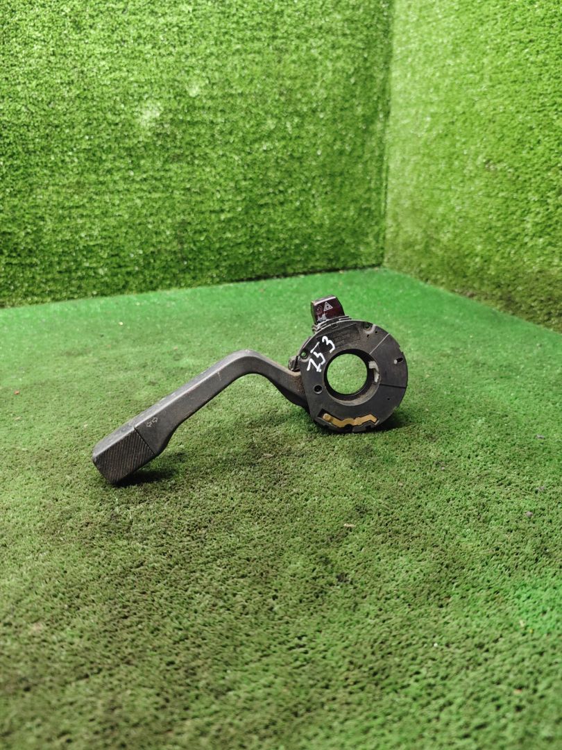 переключатель поворотов Volkswagen Transporter T4 2000, 2.4 л., дизель, МКПП, микроавтобус, полный привод - фото №1