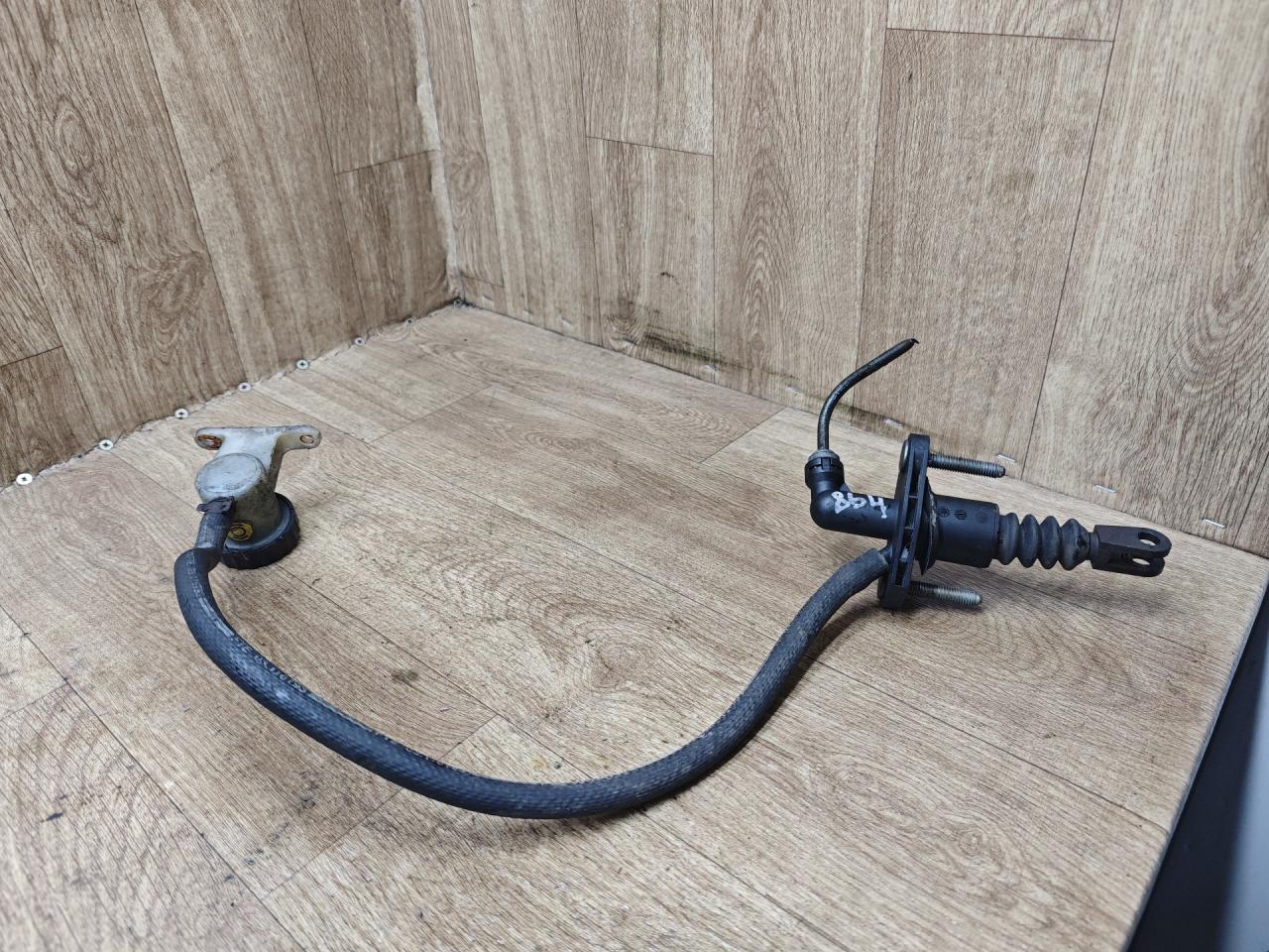 цилиндр сцепления главный Opel Sintra 1 поколение 1999, 2.2 л., бензин, МКПП, минивэн - фото №1