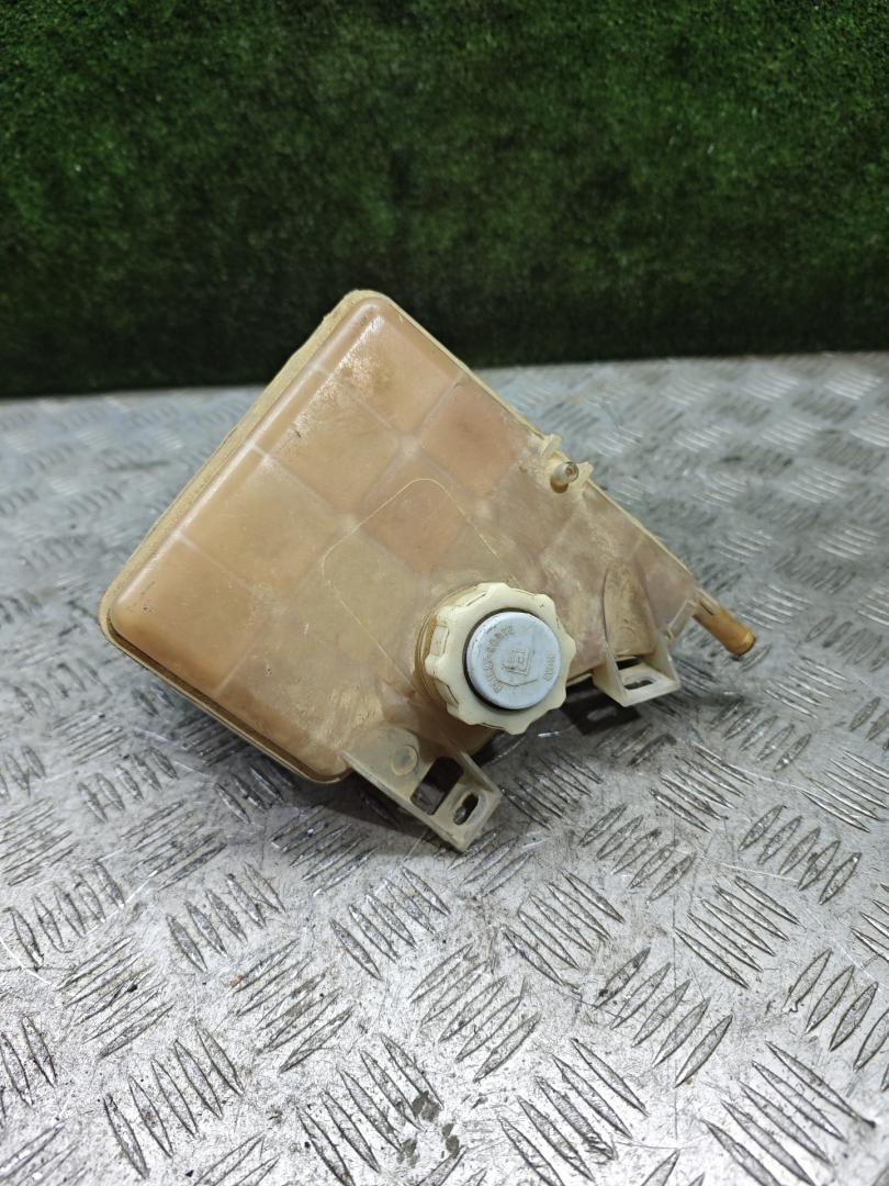 бачок расширительный Renault Laguna 1 поколение 1997, 1.8 л., бензин, МКПП, хетчбэк 5 дв., 7700823704 - фото №1