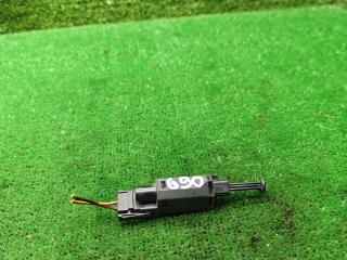 Датчик педали тормоза (лягушка) Volkswagen Passat B3 1991, 1.8 л., бензин, МКПП, универсал, 191945515