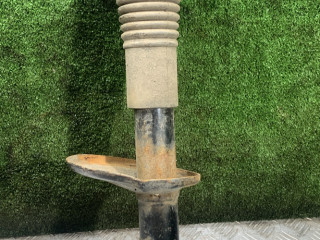 амортизатор передний правый Renault Logan 1 поколение 2006, 1.4 л., бензин, МКПП, седан