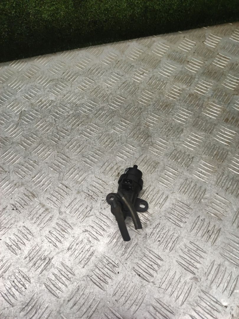 электромагнитный клапан Ford Transit 5 поколение 1997, 2.5 л., TD, дизель, МКПП, микроавтобус, 96BB9E882 - фото №1