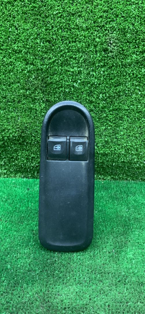 блок управления стеклоподъемниками Lada XRAY 1 поколение 2019, 1.6 л., бензин, МКПП, внедорожник 5 дв., 809604296R - фото №1