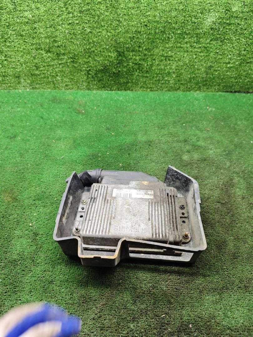 блок управления двигателем Renault Megane 1 поколение 1997, 1.6 л., бензин, МКПП, хетчбэк 5 дв., 7700864454 - фото №1