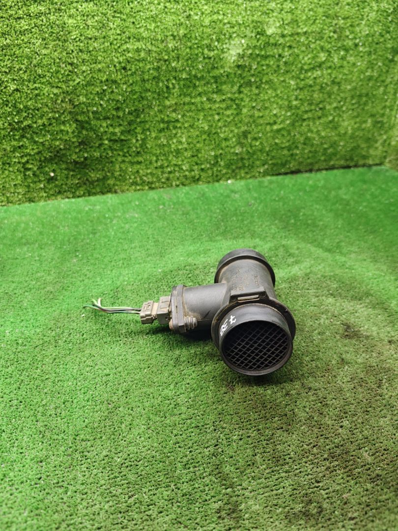 расходомер воздуха Hyundai Accent 1 поколение (X3) 1995, 1.5 л., бензин, МКПП, хетчбэк 3 дв., 2816422060, 9210930001 - фото №1