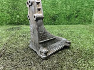 кронштейн двигателя Volkswagen Jetta 2 поколение 1987, 1.6 л., дизель, МКПП, седан