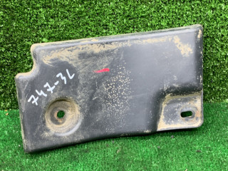 брызговик левый задний зад. Renault Duster 1 поколение [рестайлинг] 2017, 2.0 л., бензин, МКПП, внедорожник 5 дв., полный привод