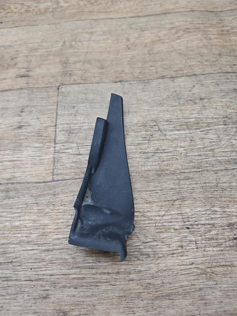 заглушка Nissan Altima L32 2007, 2.5 л., бензин, АКПП, седан, 66895JA000 - фото №1