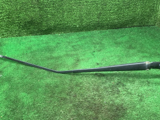 щеткодержатель (поводок стеклоочистителя, дворник) Lada XRAY 1 поколение 2019, 1.6 л., бензин, МКПП, внедорожник 5 дв.