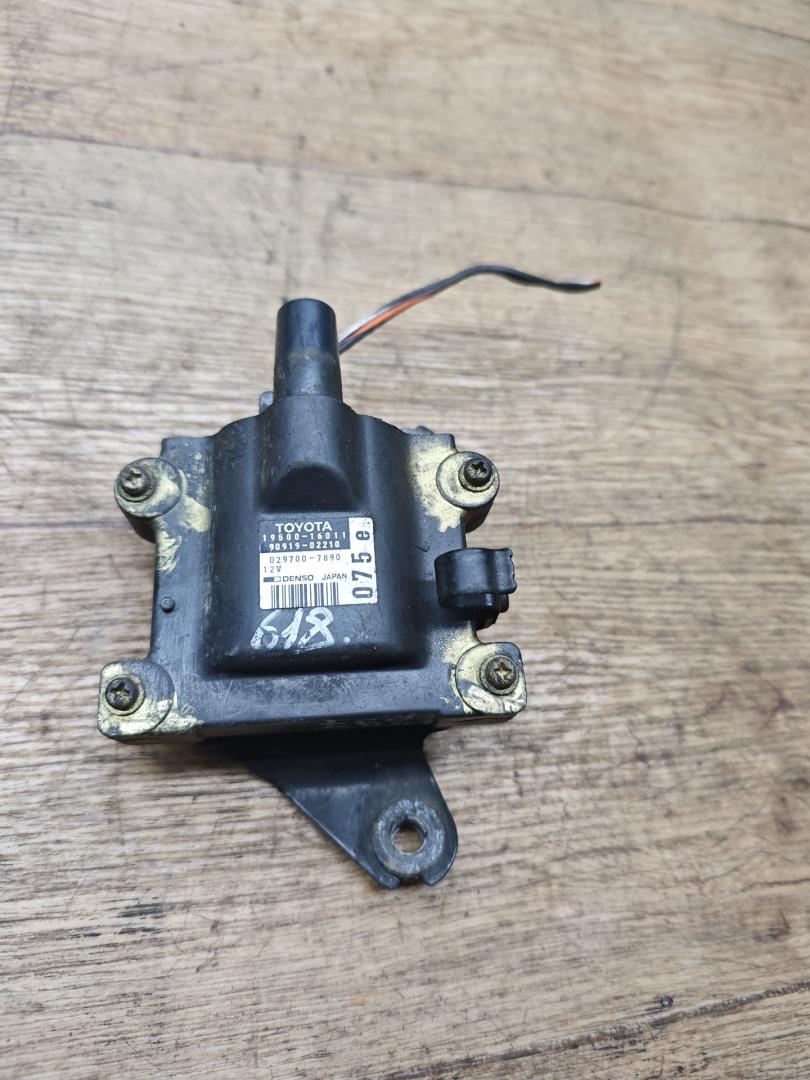 катушка зажигания Toyota Carina E 1 поколение T190 1997, 1.6 л., 4A-FE, бензин, МКПП, седан, 9091902210 - фото №1