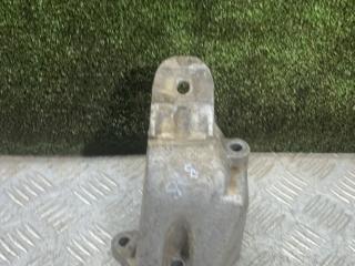 кронштейн (крепление) Volkswagen Passat B2 1987, 1.9 л., дизель, МКПП, хетчбэк 5 дв., 321199308